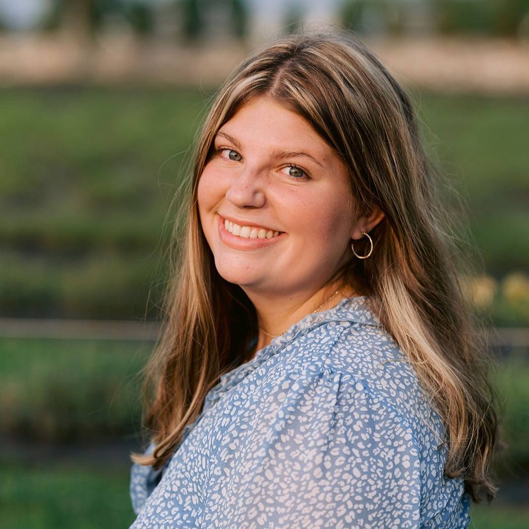 Hannah Crowder Headshot
